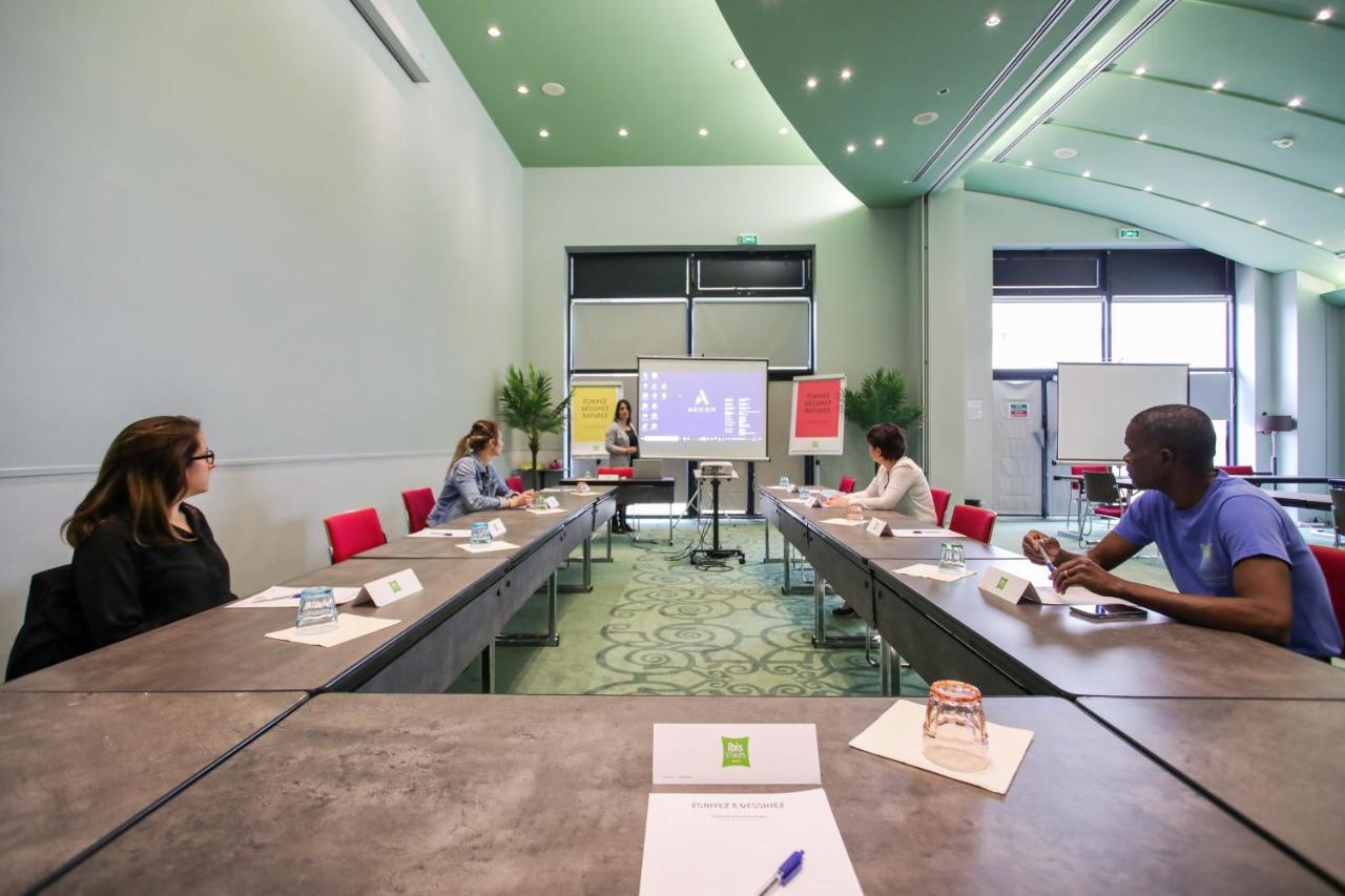 Ibis Styles Evry Courcouronnes Hotel And Events Buitenkant foto