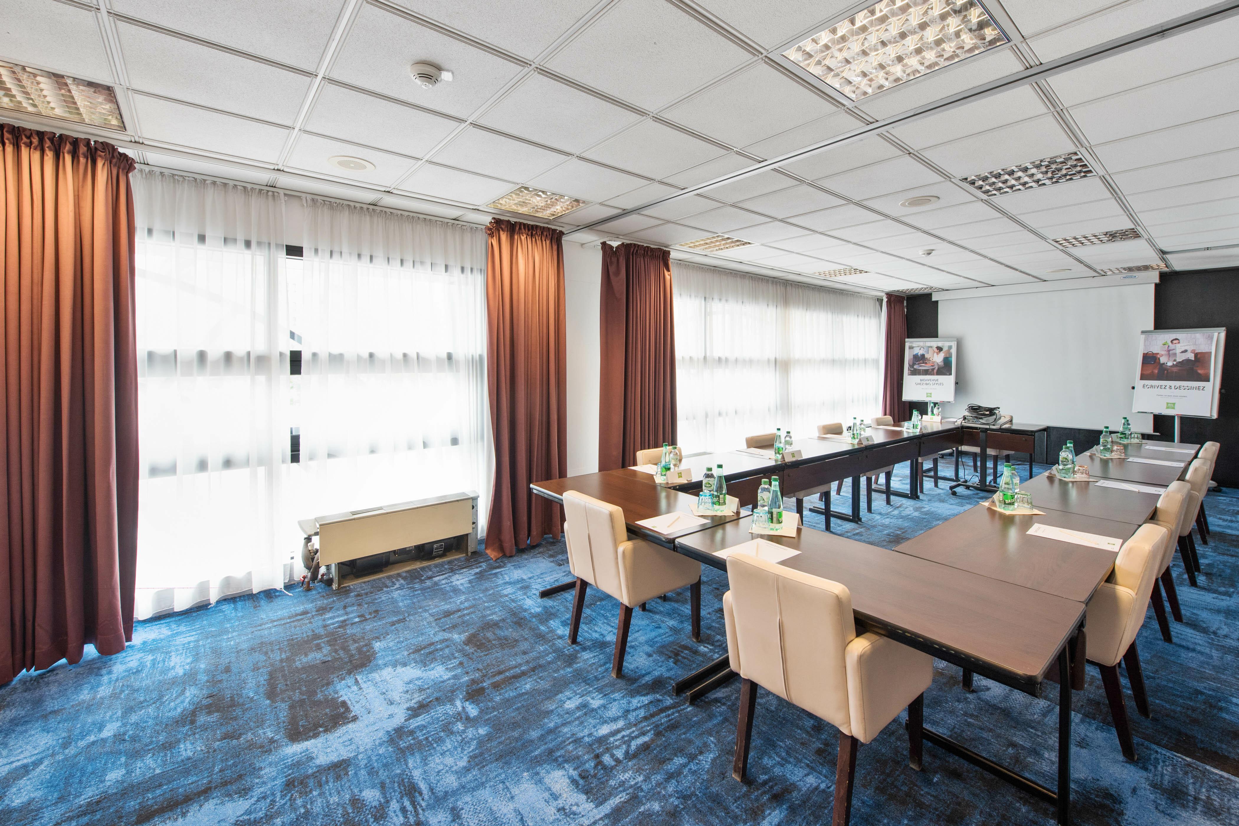 Ibis Styles Evry Courcouronnes Hotel And Events Buitenkant foto